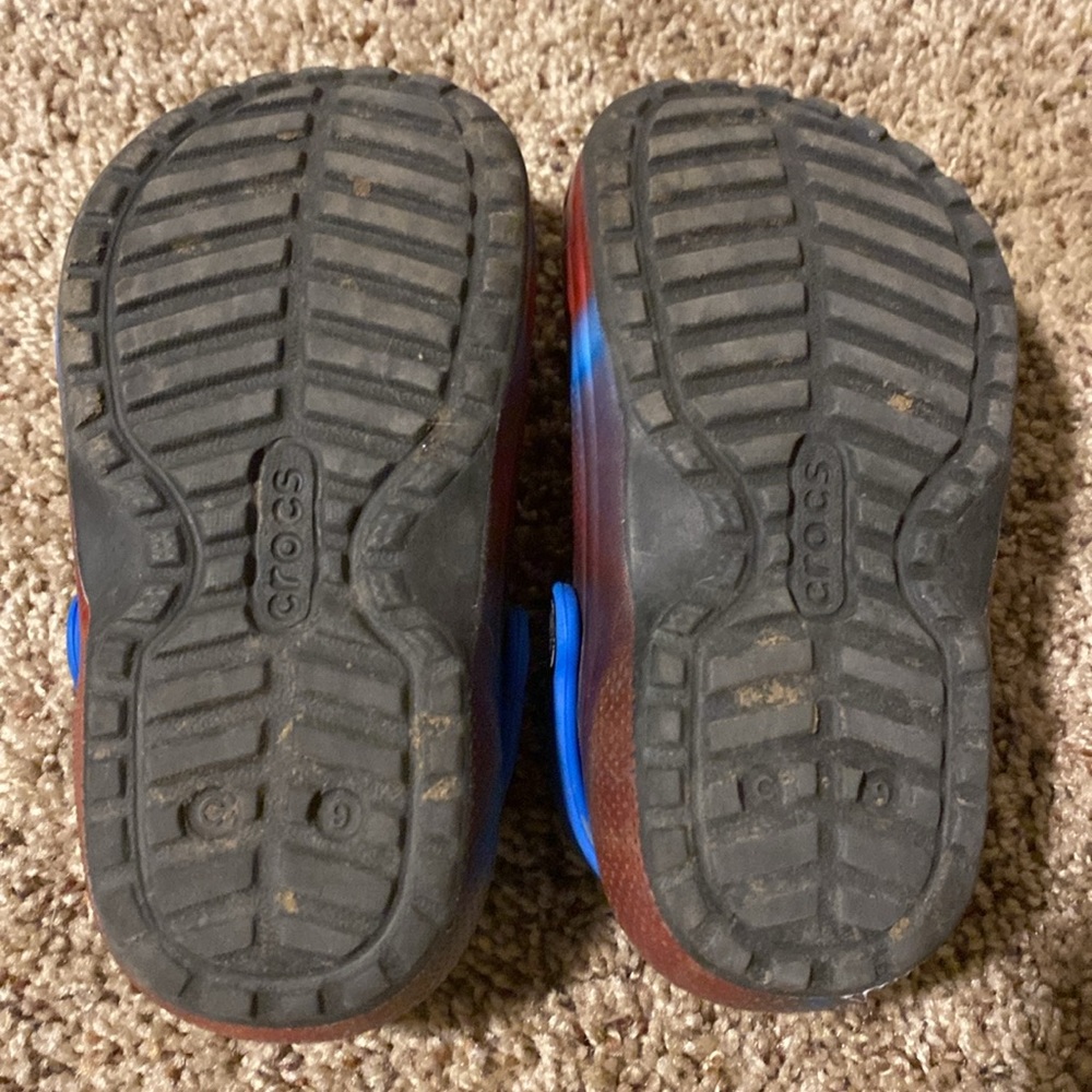 Fuzzy lined crocs - Picture 2 of 3